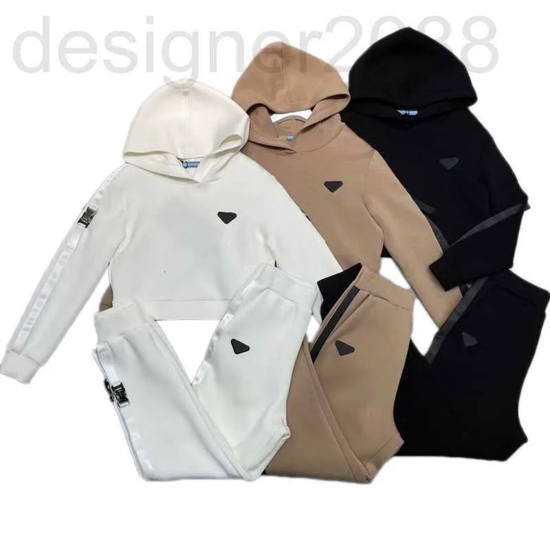 Survêtements pour femmes Designer Womens Fashion Deux Pièces Pantalon Automne À Manches Longues Hoodies Tenues Survêtements 9106