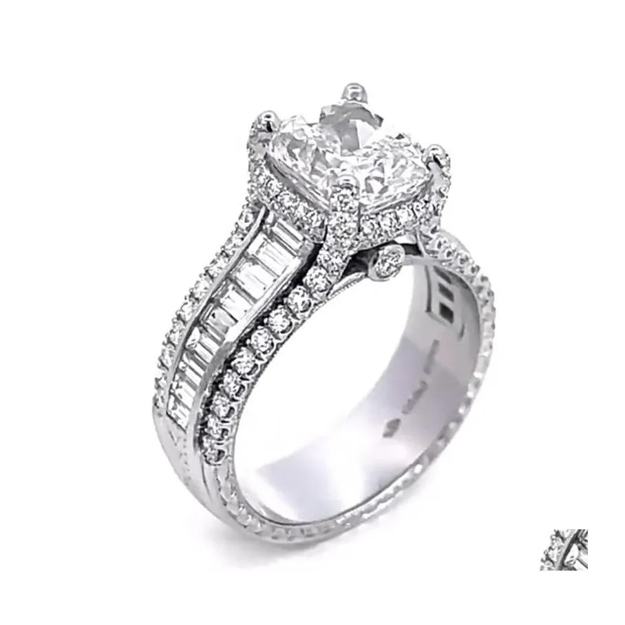 Anneaux de mariage Choucong Unique Bijoux de luxe 925 Sterling Sier Coussin Forme Blanc Topaz CZ Diamant Pierres précieuses Eternity Party Femmes E Dhcsa