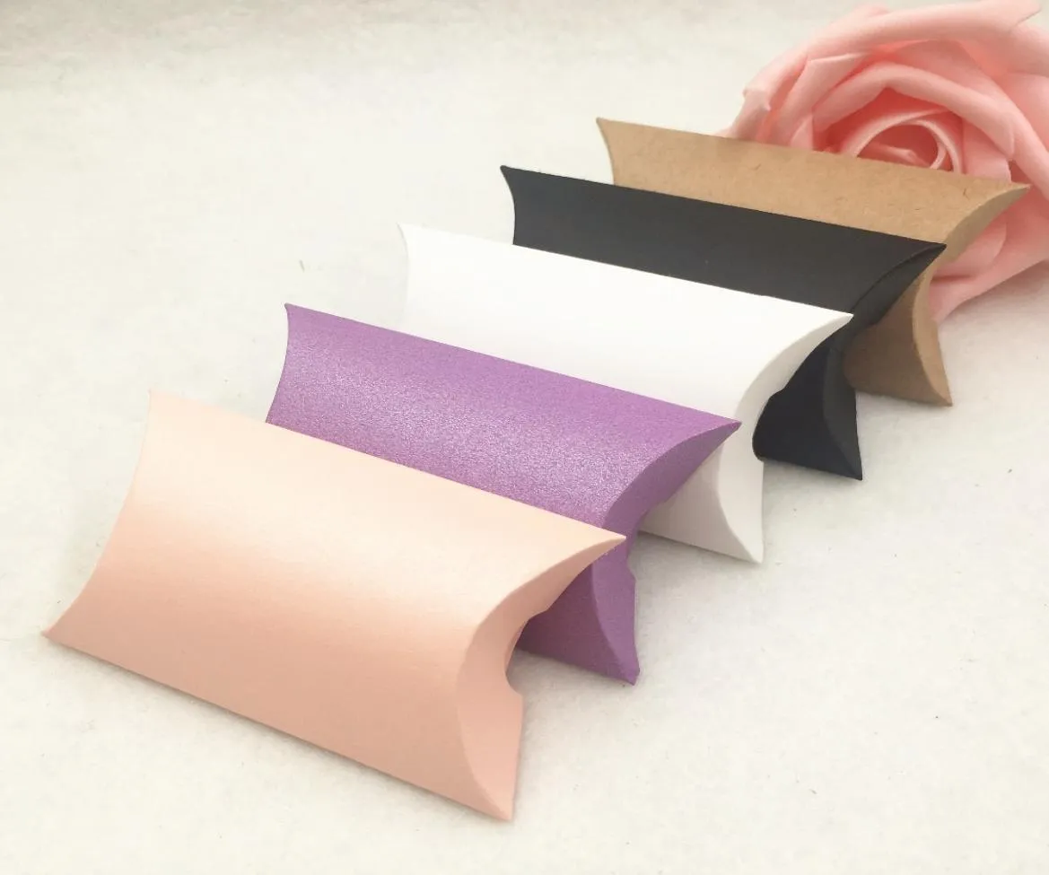 50pcs Kraft Paper Small Gift boxes Party Chocolatecandycookies Packing Box Handmade Pillow Shaped Gift Wedding Favour Boxes2260277