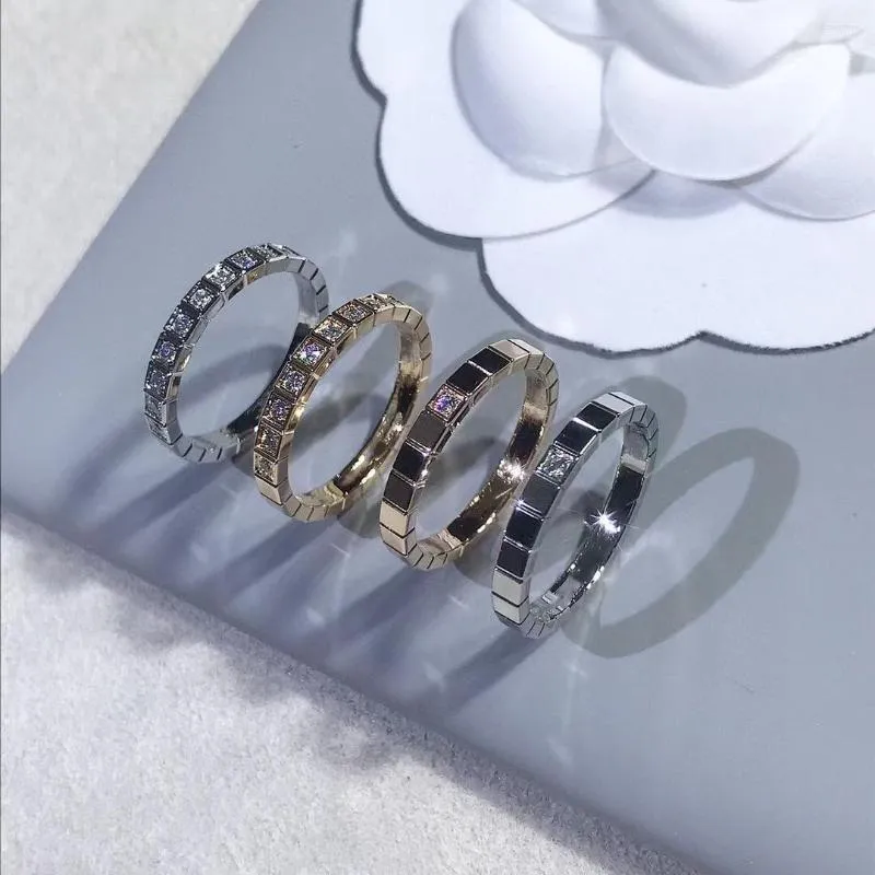 Cluster ringen hoge editie ring enkele diamant half volledig persoonlijkheidspaar net rood licht luxe stereoscopisch