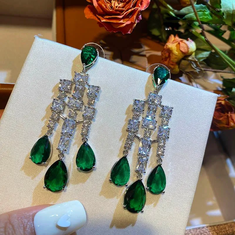 Boucles d'oreilles pendantes élégantes en pierre précieuse verte, pendentif goutte d'eau à longues franges, cour Vintage, Niche, bijoux de luxe pour Banquet