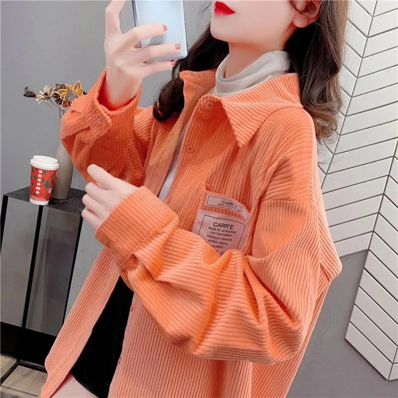 Kvinnors blusar orange corduroy skjorta för kvinnor toppar långa ärmar lös kappa casual mode lapptäcke fickor koreansk stil grön vår