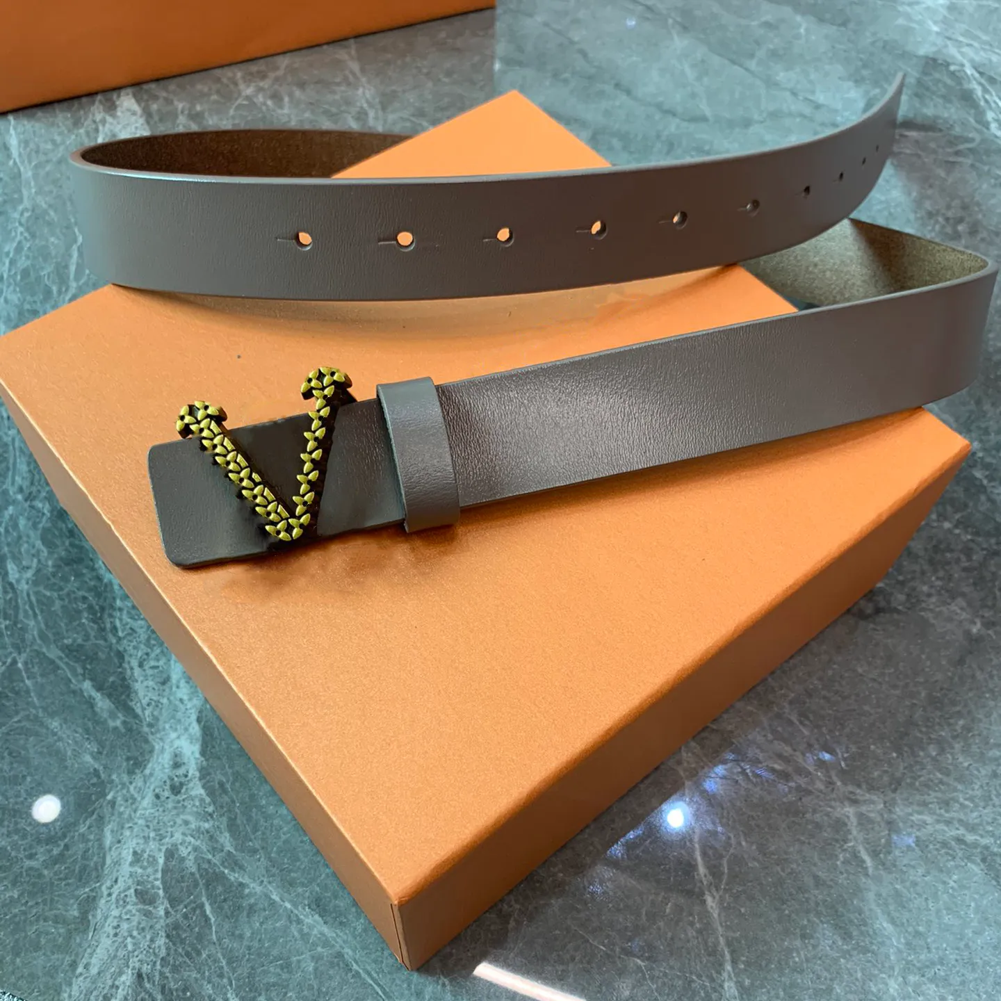 Corturas Luxurys Deingers Cinturas de diseñador de moda Carta de cinturón con mujeres y hombres de decoración antigua accesorios de hebilla de 2.8 cm de ancho versátil