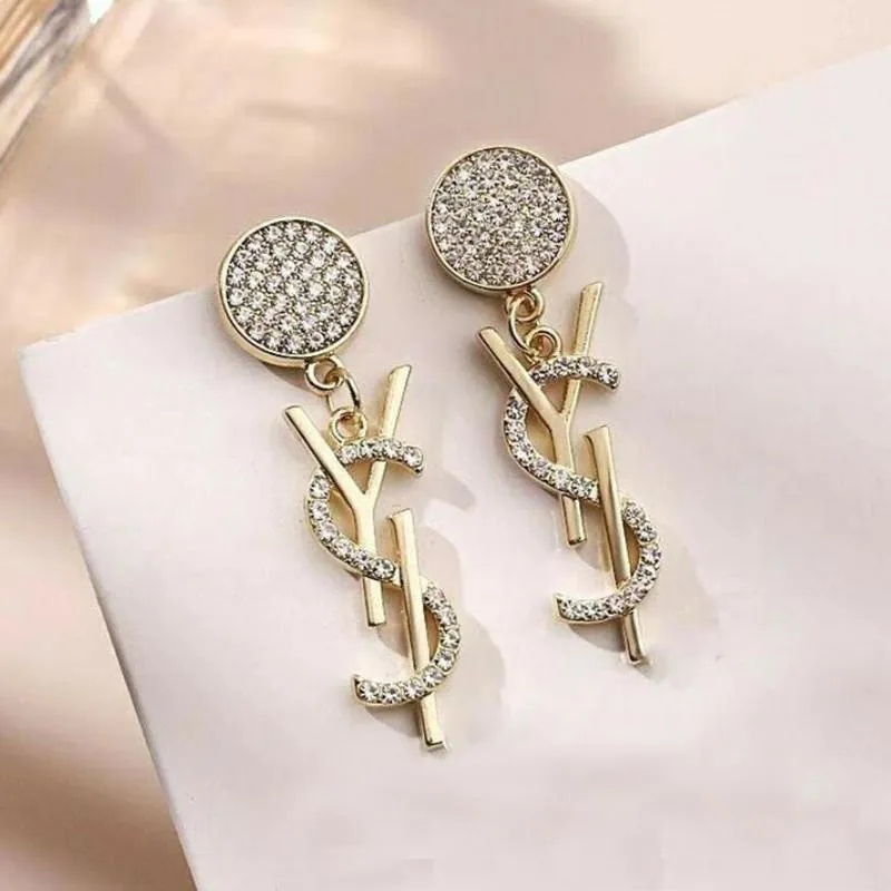 Mode Femmes Designer Boucles d'oreilles Ear Stud Marque 18K Plaqué Or Designers Géométrie Lettres Cristal Boucle D'oreille De Noce Jewerlry Style Classique