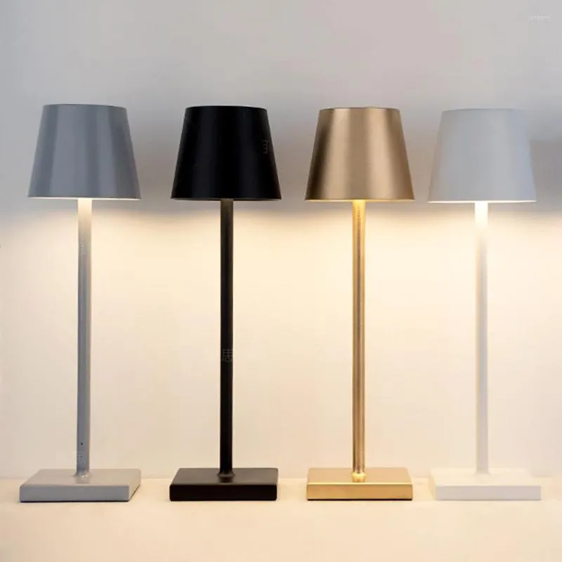 Bordslampor LED-lampa Dimning USB-laddning Inbyggd 3600mAh Batteris Touch Night Light For Bedroom El Restaurang Bar Room Decor