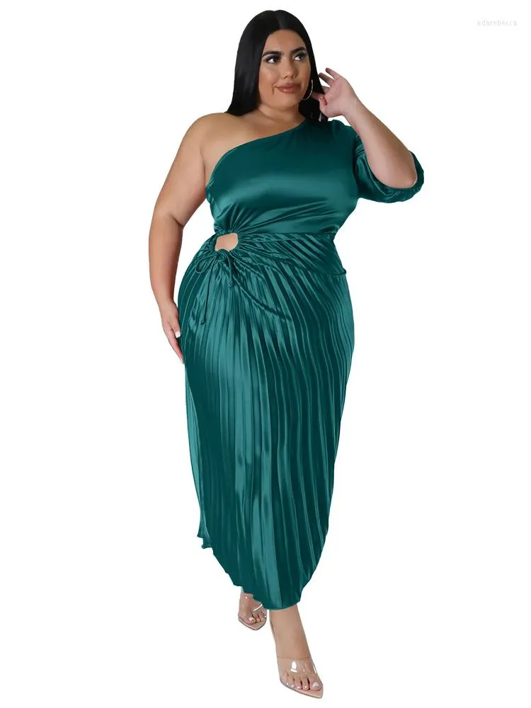 Plus size jurken lange jurk vrouwen een schouder hoge taille halve mouw gewaden zomer solide elegante sexy oversized geplooide 2023