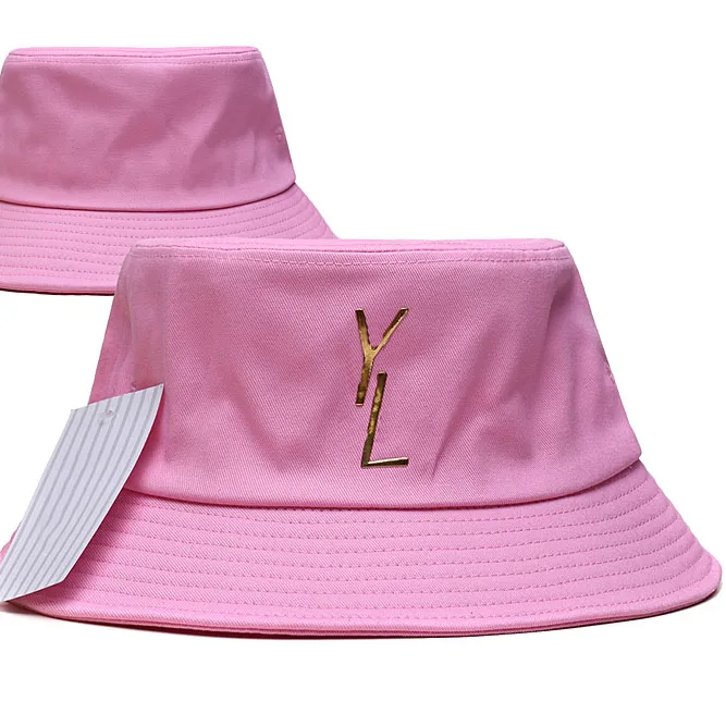 デザイナーメンズレディースバケットハットフィット帽子太陽防止ボンネットメタルレターデザインファッションサンシェードキャップ気質多目的帽子カップル旅行着用非常に良い