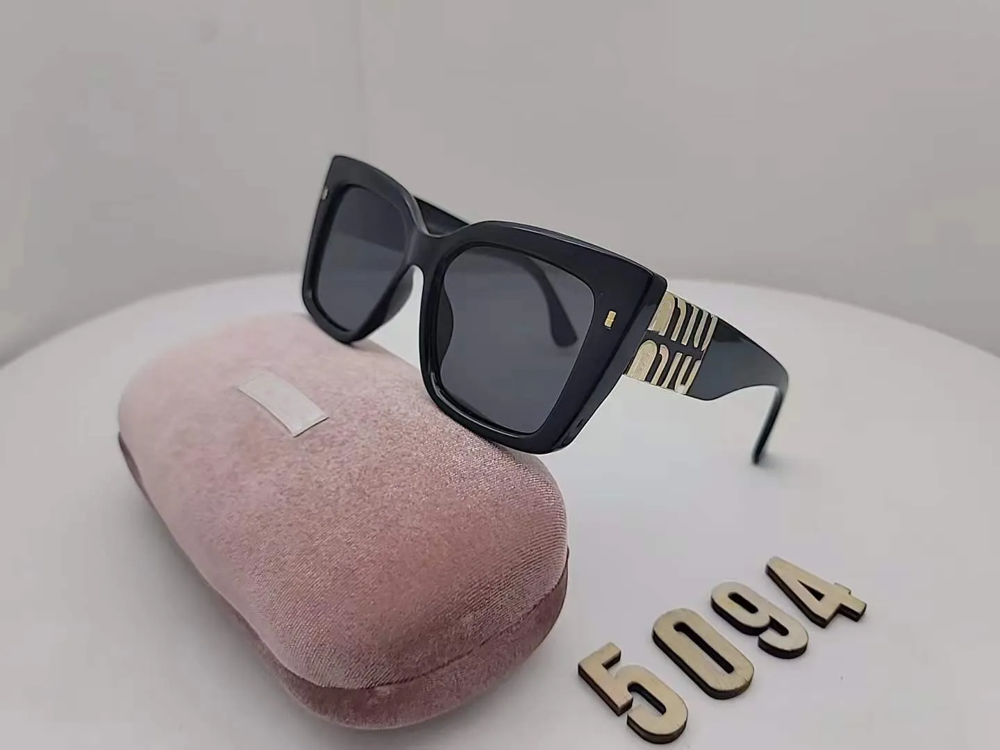 2023 Topplyxiga solglasögon solglasögon polaroidlinsdesigner dam Herrglasögon senior Glasögon för kvinnor glasögonbåge Vintage metall solglasögon med box5094