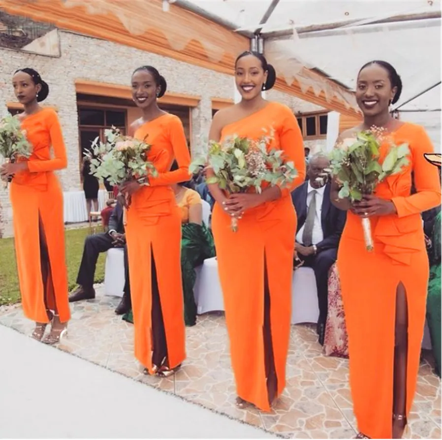 Siyah kızlar için bir omuz turuncu nedime elbiseleri yarık düz uzun kollu düğün parti artı boyutu