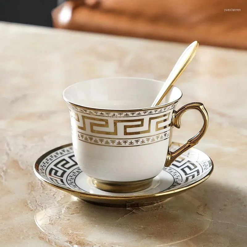 Cups Saucers Nordic Europe Royal Coffee Cupsaucer Set Rose Spoon Gloden Luxury Ceramic Cermic Milk Mug Top-klass Porslinet Cup