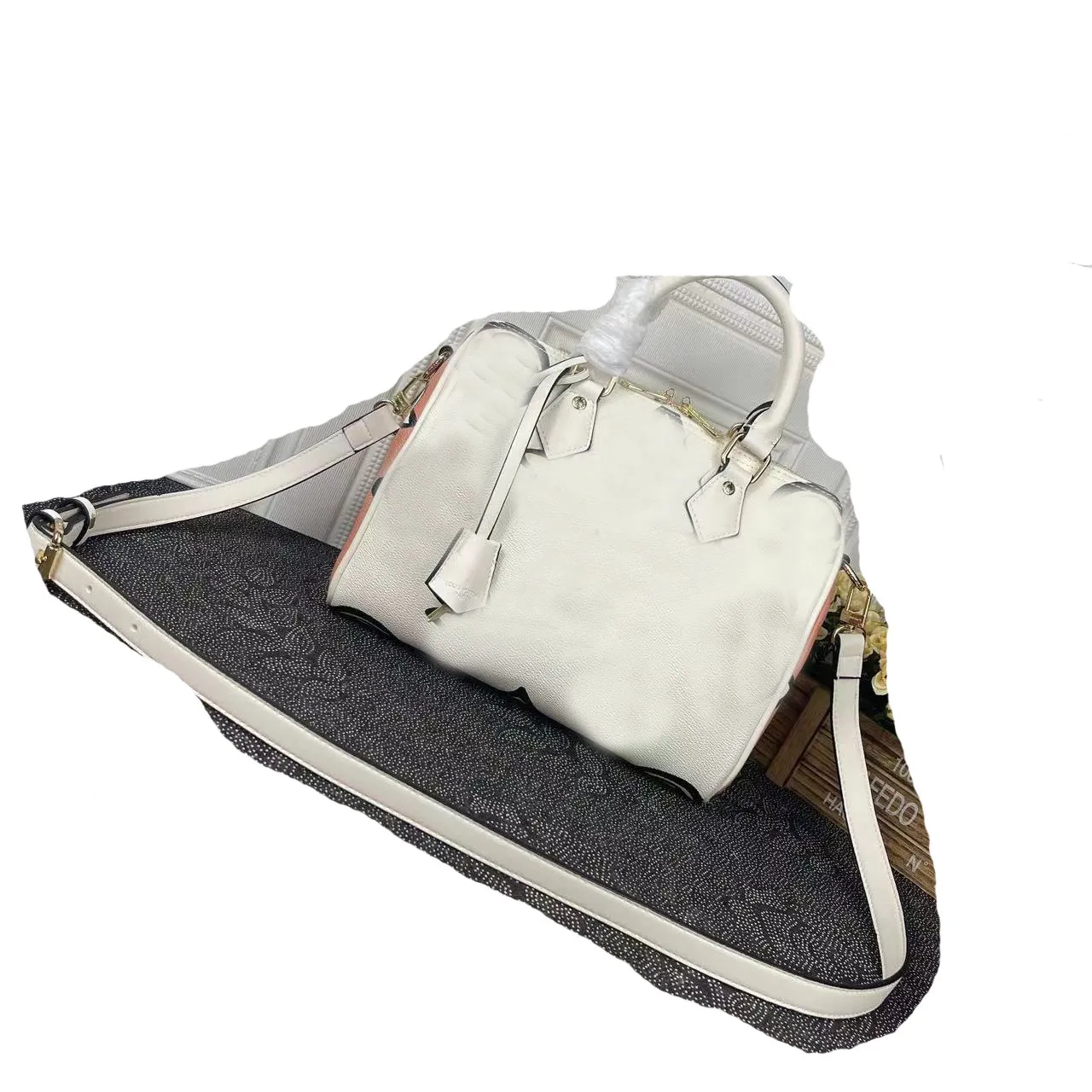 Luxurys Designers Bags Handbags Women Messenger Handbag Embossing Plenty of capacity Shoulder Crossbody Bag