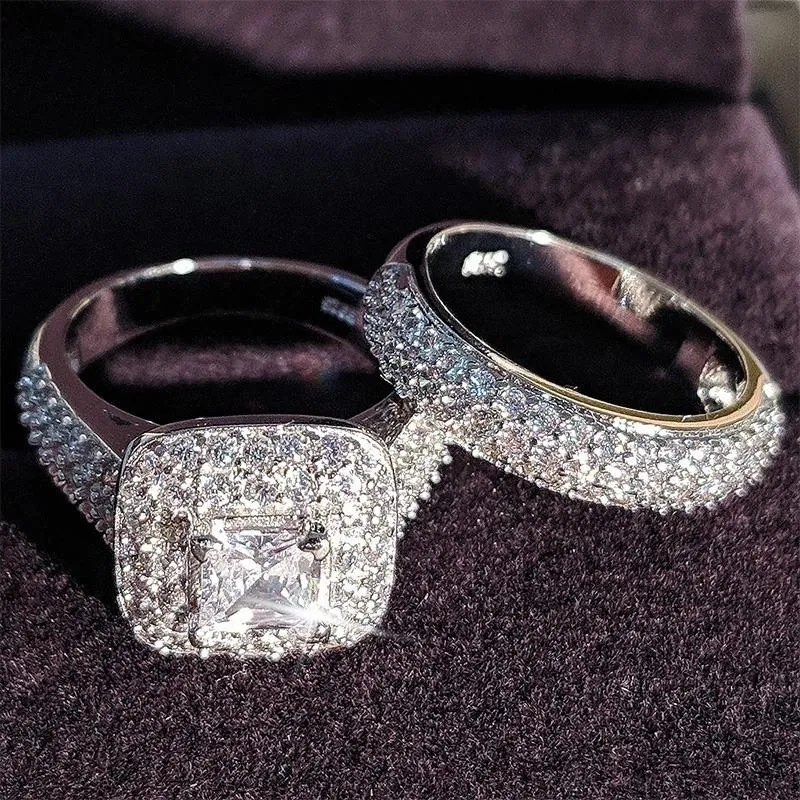 Bröllopsringar Par Princess Square Diamond Set Ring European och American Fashion Luxury Engagement Smycken för kvinnor Storlek 5-12