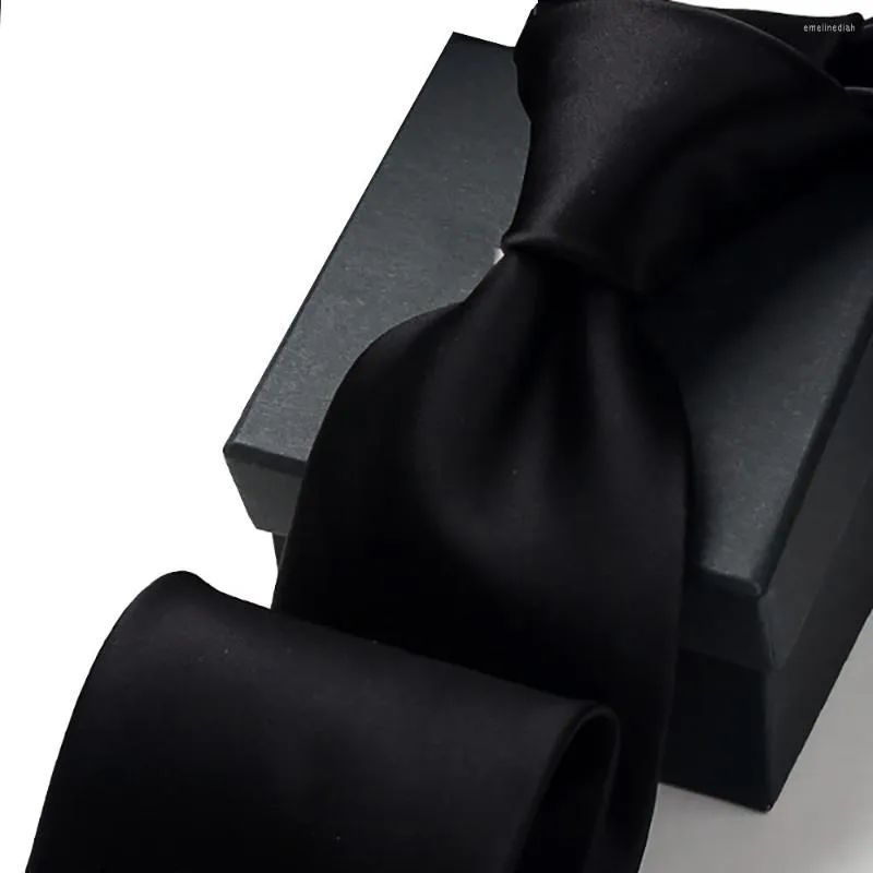Bow Ties 2023 Dla mężczyzn 9 cm szerokość projektant Wysokiej jakości klasyczny stały kolor czarnej marki modowej krawat Casual Business