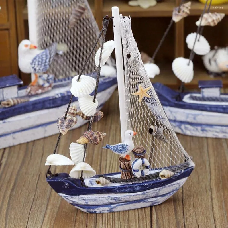 Decorative Figurines Sailing Boat Model Wooden Nautical Decor Furnishing Shell Home Toys Bedroom Children Office Mini Retro Props Gift