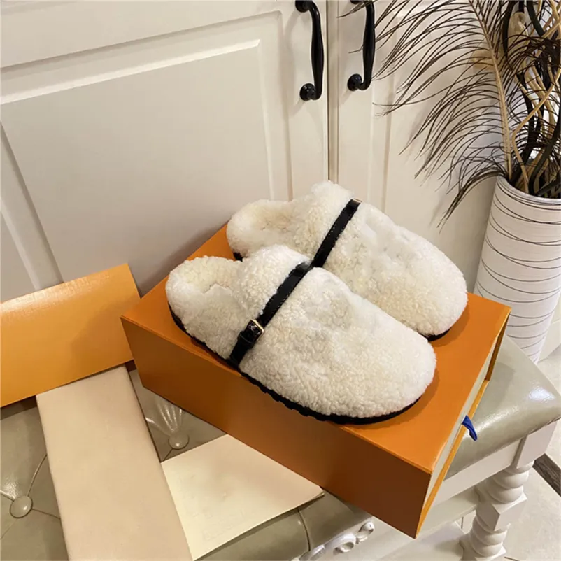 Luxury Designer Winterbreak Flat Tofflor Komfortstövlar Mule Shearling Täckt fotbädd och sliten gummi yttersula Ull Tofflor Sneakers med originalkartong