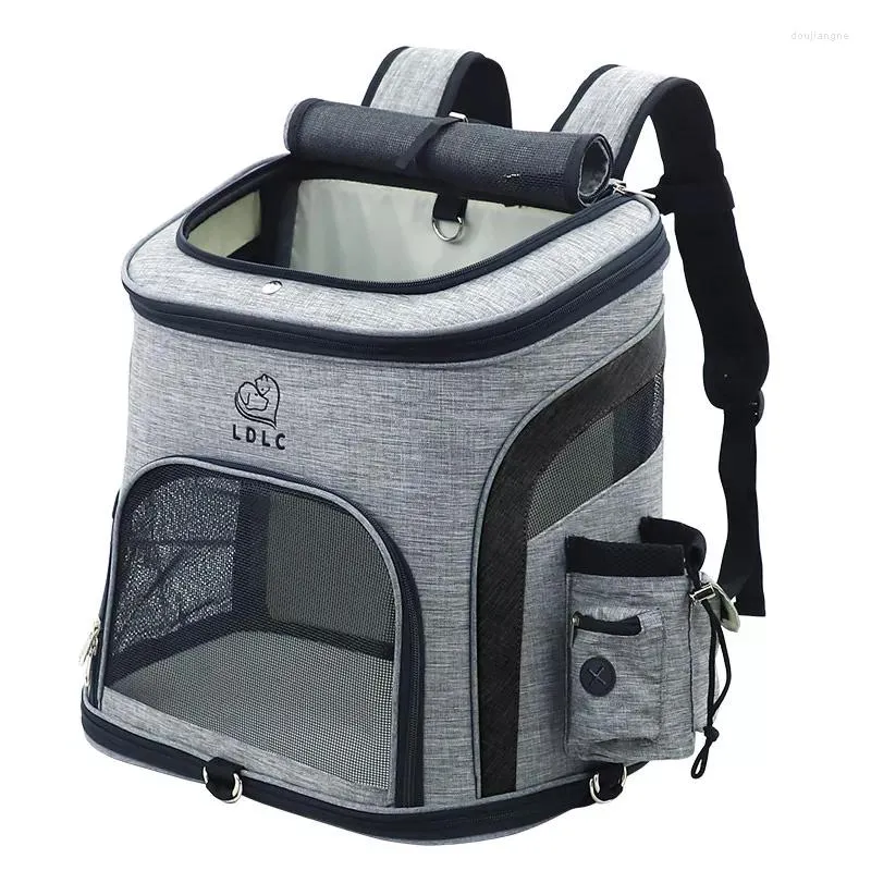 Cat Carriers 2023 Pet Carrier Bags Breattable Travel Outdoor Multifunktion Ryggsäck för små hundar Kattung Portable axlar väska c