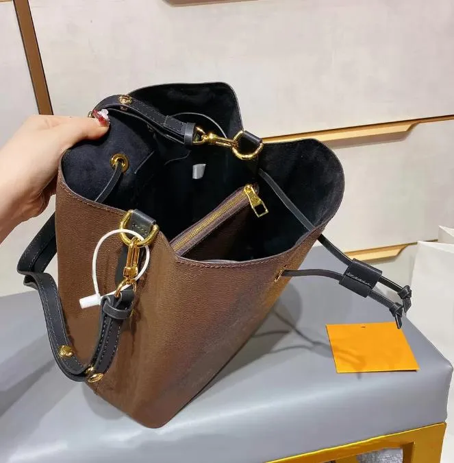 2023 Luxury Plaid Designer Shoulder Bag Sale Vintage Bucket Handväska Kvinnor Väskor Plånböcker för läderkedja Cross Body Large Capacity Messenger Bag