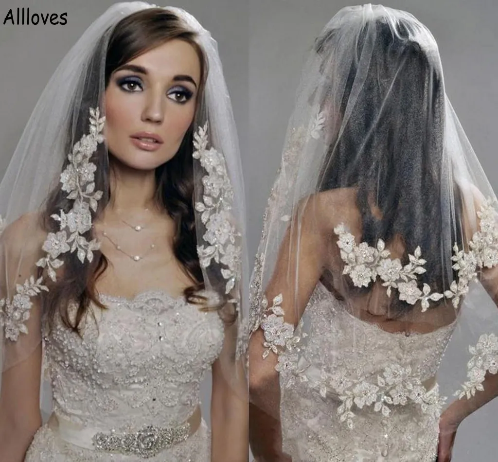 Veli da sposa con applicazioni in pizzo Due strati Lunghezza al gomito Copricapo per velo da sposa Accessorio da sposa con pettine AL6044