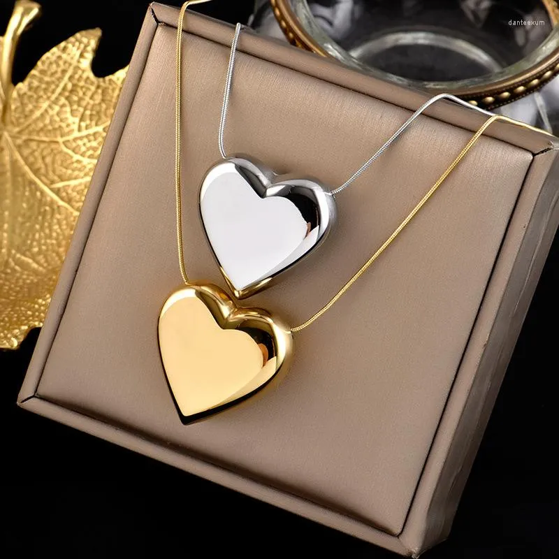 Pendant Necklaces European And American Hip Hop Simple Metal Peach Heart Titanium Steel Necklace Girl's Sexy Clavicle Chain For Woman