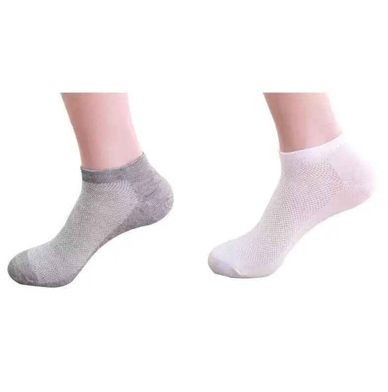 Мужские носки одноразовые, отправляйтесь в деловое путешествие Pure Cotton Simple Black White Grey Women Socks Fashion Большое количество 30 пар в вершине пакетов