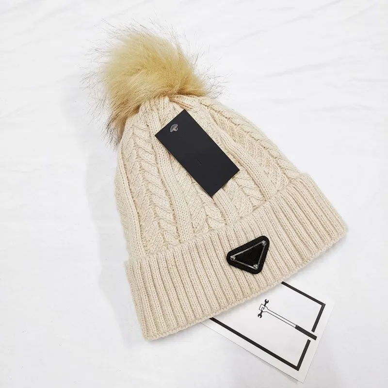 Fashion Designer Beanie Caps Bobble hats Warm Cashmere Faux Fur pom Beanies Cap Good Texture Hat for Man Woman 6 Colors