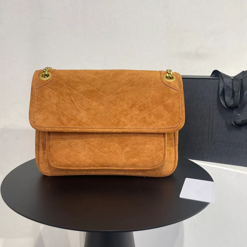 Borsa a catena in finta pelle scamosciata Borsa a tracolla trapuntata in velluto Borsa a tracolla con patta Borsa a tracolla Borsa da donna Borse in vera pelle Hardware Lettera di moda Fibbia Custodia a 4 colori