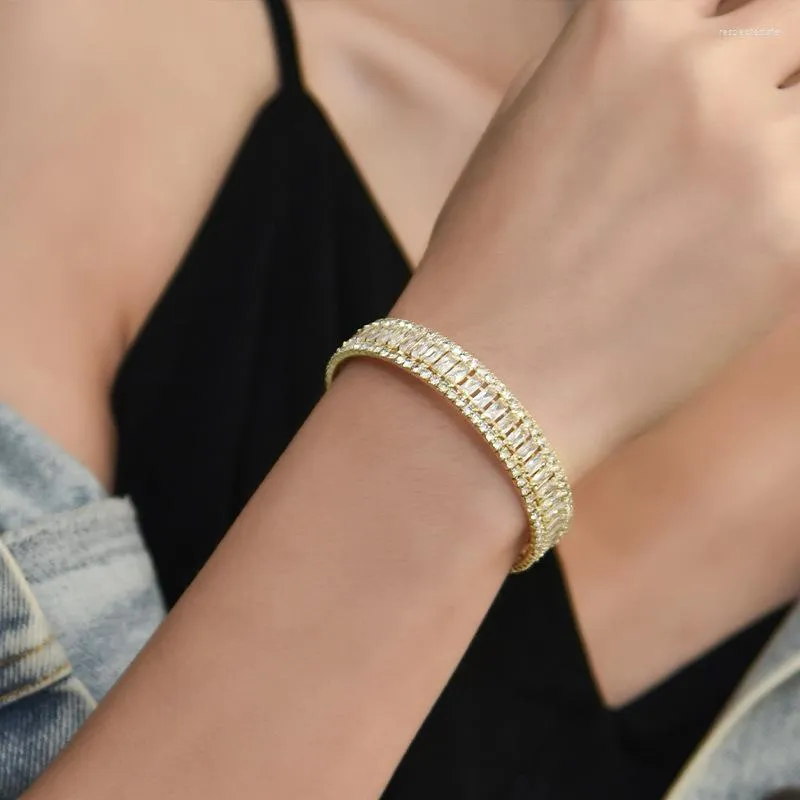 Bangle 2023 French Court Zircon Ring فتح أساور بلورات الأزياء القابلة للتعديل أساور للنساء للنساء بالجملة