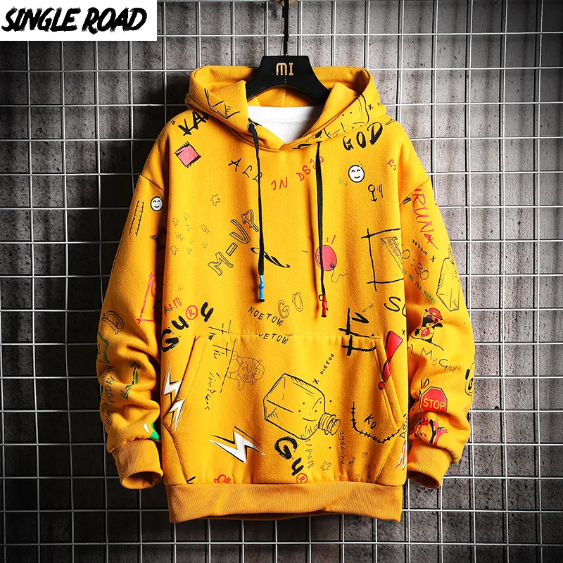 Herrtröjor tröjor enstaka vägar män anime hoodies män hip hop hajuku tröja manlig japansk streetwear överdimensionerade gula hoodie män mode 230111