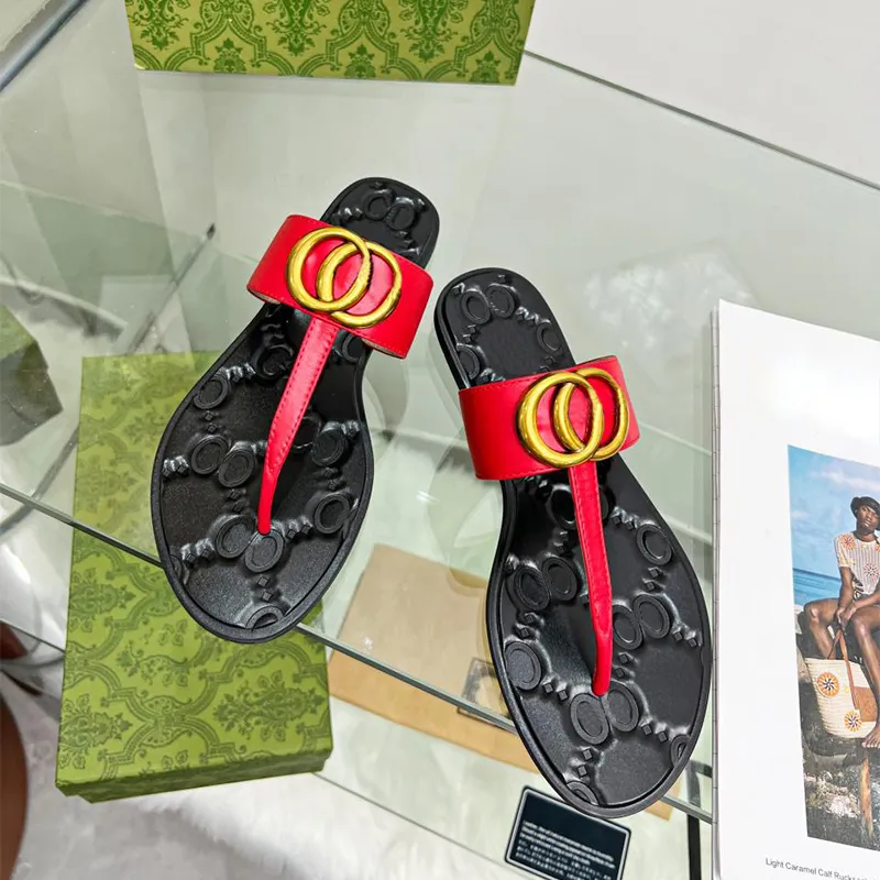 Terlik Kadın Ayakkabısı Plaj Terliği Tasarımcı Ayakkabı Sandalet Bayan Loafer'lar Parmak Arası Terlik Yaz Kauçuk Alt Harf Düz Topuk Metal Düğme Tembel