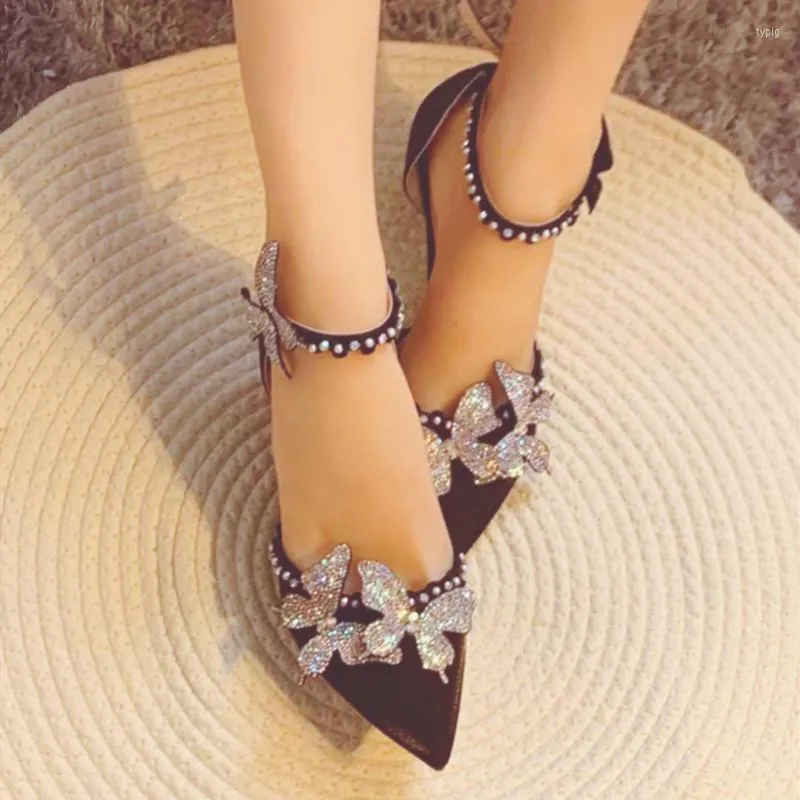 Sandaler Fariy 3D Rhinestone Fjäril utsmyckad kopp häl Pearl Ankel Strap Point Toe Summer Beauty Wedding Pumps