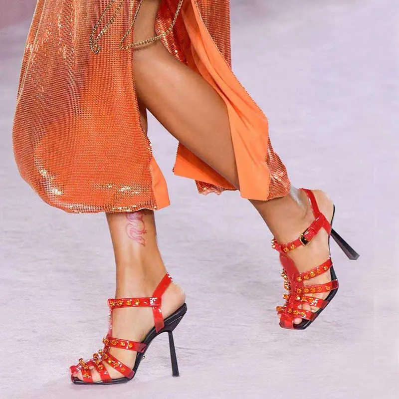 ドレスシューズサンダル女性のセクシーなサンダル夏の新しい宴会中空ハイヒールサンダルラインストーンクリスタル透明な大きなサイズの女性靴パープル0111