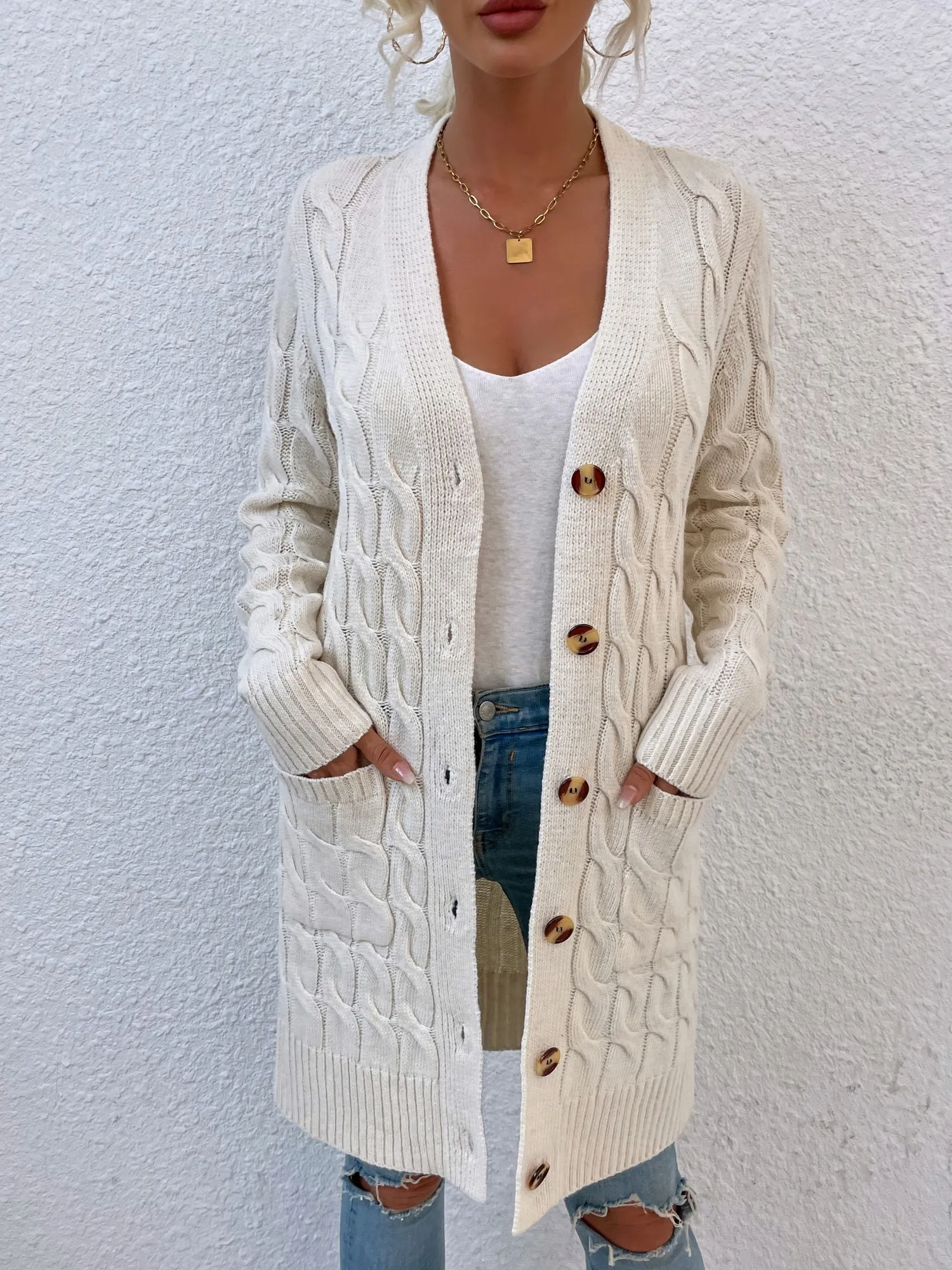 Tricot de tricots pour femmes charing cardigan automne et hiver coulant corde torsadé couleurs couleurs pulls tricotés femmes 230111