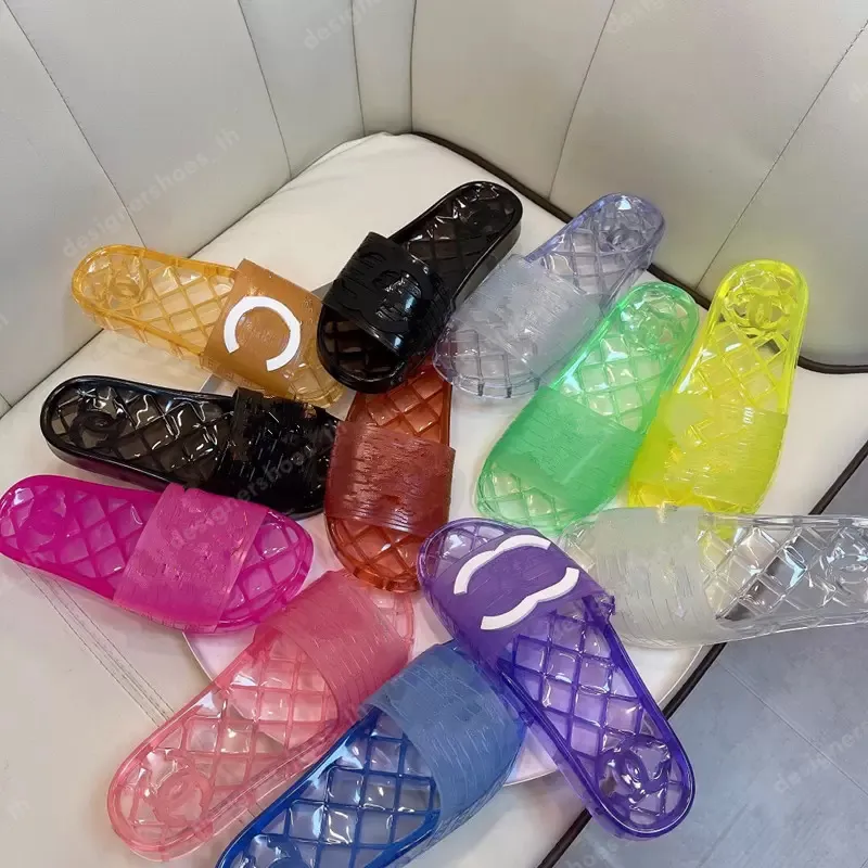 12 Couleurs Transparent Diamond Sole Femmes Hommes Pantoufles Designer Sandale Clear Jelly Diapositives Chaussures De Plage D'été Plate-Forme Mules Slip Slider PVC Tongs Toboggan De Piscine