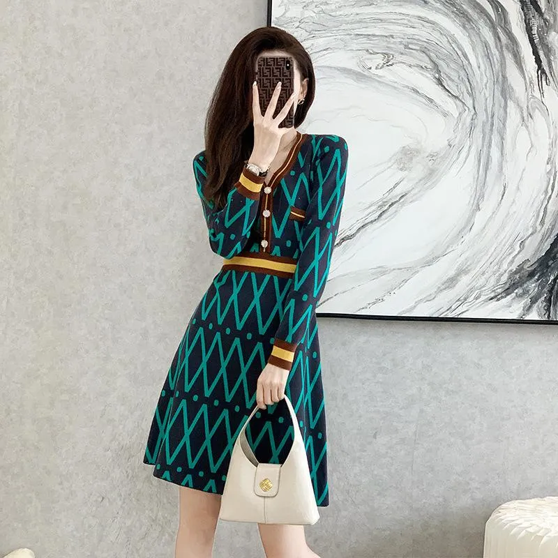 Casual Dresses Winter Autumn Women Vintage Geometric Print Sticked Dress Office Lady Woman Clothing V Neck Long Sleeve Thick Midi tröja