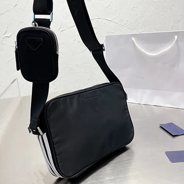 Herren-Umhängetasche aus Nylon, Sport-Umhängetasche, Reißverschluss-Paket, modische Umhängetasche, Triangle Oblique Satchel-Logo, Messenger Bags, Crossover-Geldbörse