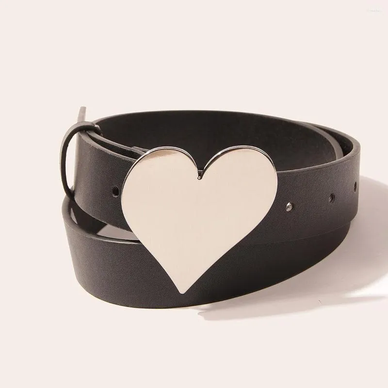 Bälten Kvinnlig slät ansikte Hjärtplatta Buckle Student Belt Lady Designer Black Fashion Punk Street Pu Leather Midja för kvinnor