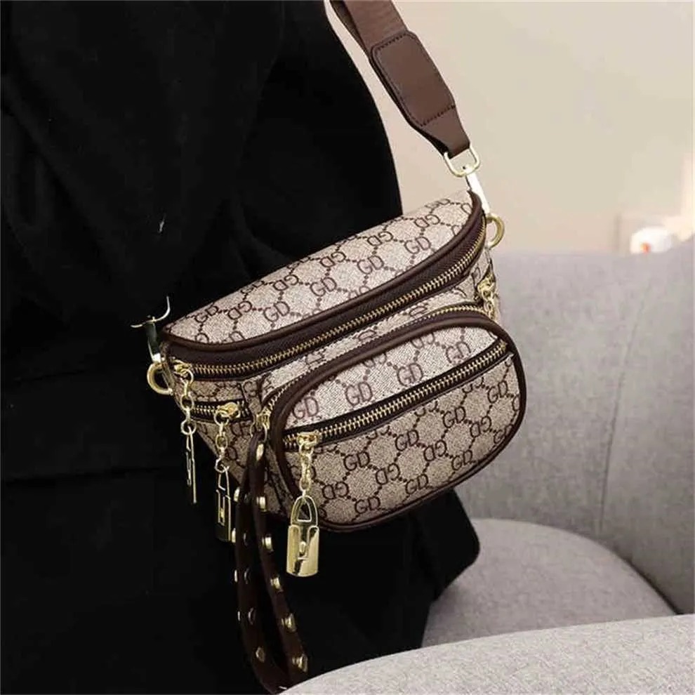 حقائب مصممة 55 ٪ خصم بيعها هذا العام الأسلوب الشهير Light Luxury Satchel متعددة الاستخدامات صغيرة