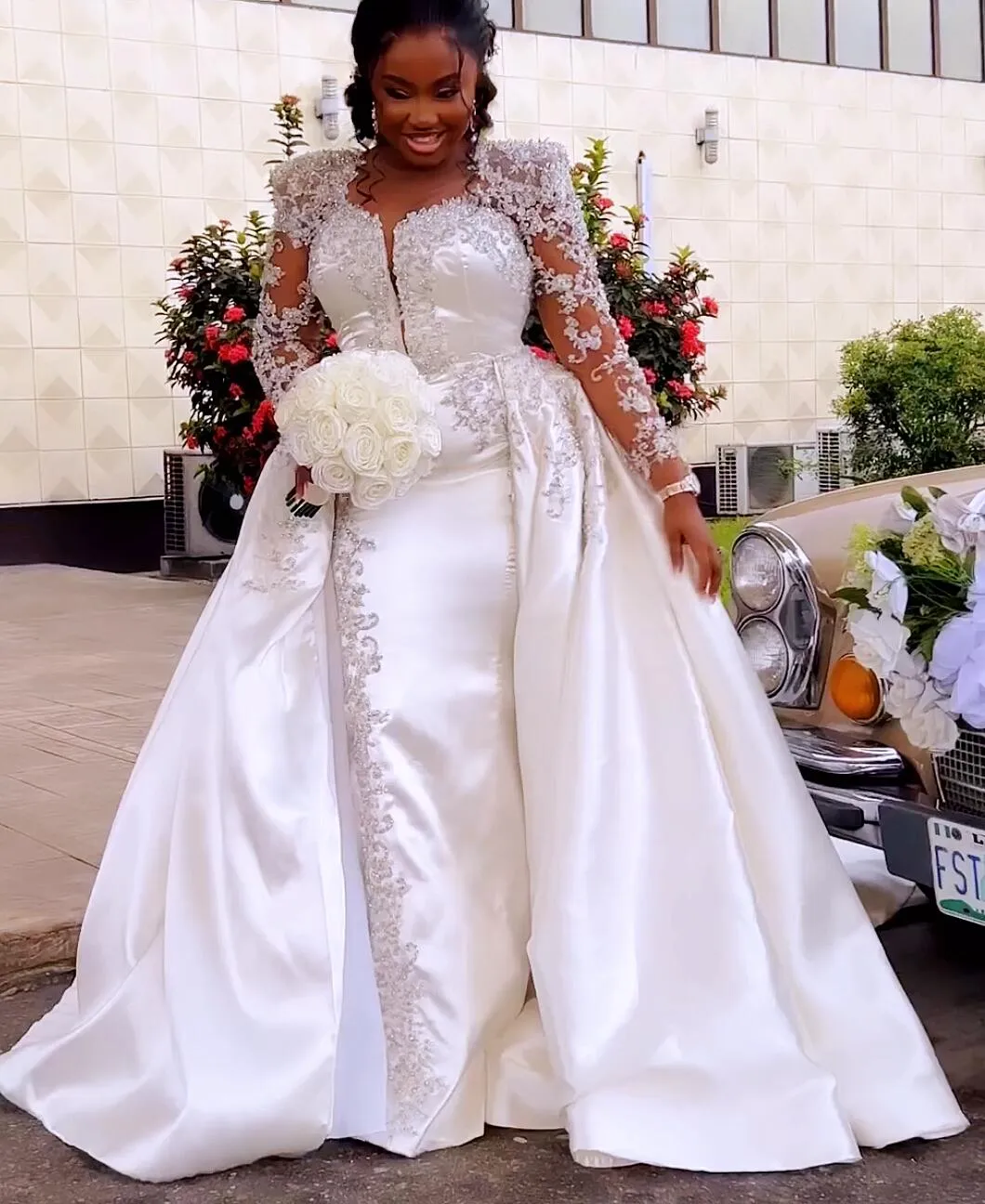 2023 Arabic Aso Ebi Mermaid Ivory Wedding Dress Lace Beaded Pearls Vintage Bridal Gowns Dresses ZJ6066