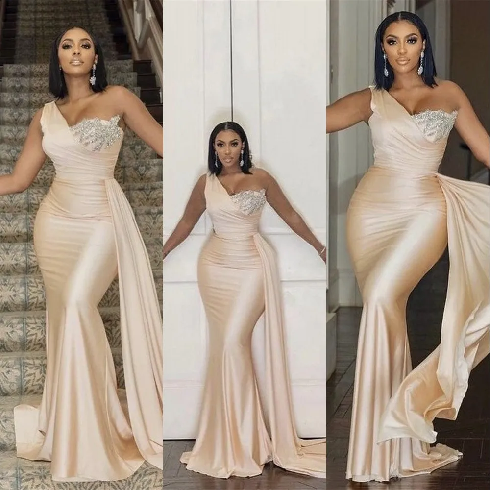 Champagne Dresses One Shoulder Mermaid Sleeveless Crystal Lace Appliques Silk Satin Long Wedding Guest Bridesmaid Gowns Plus Size