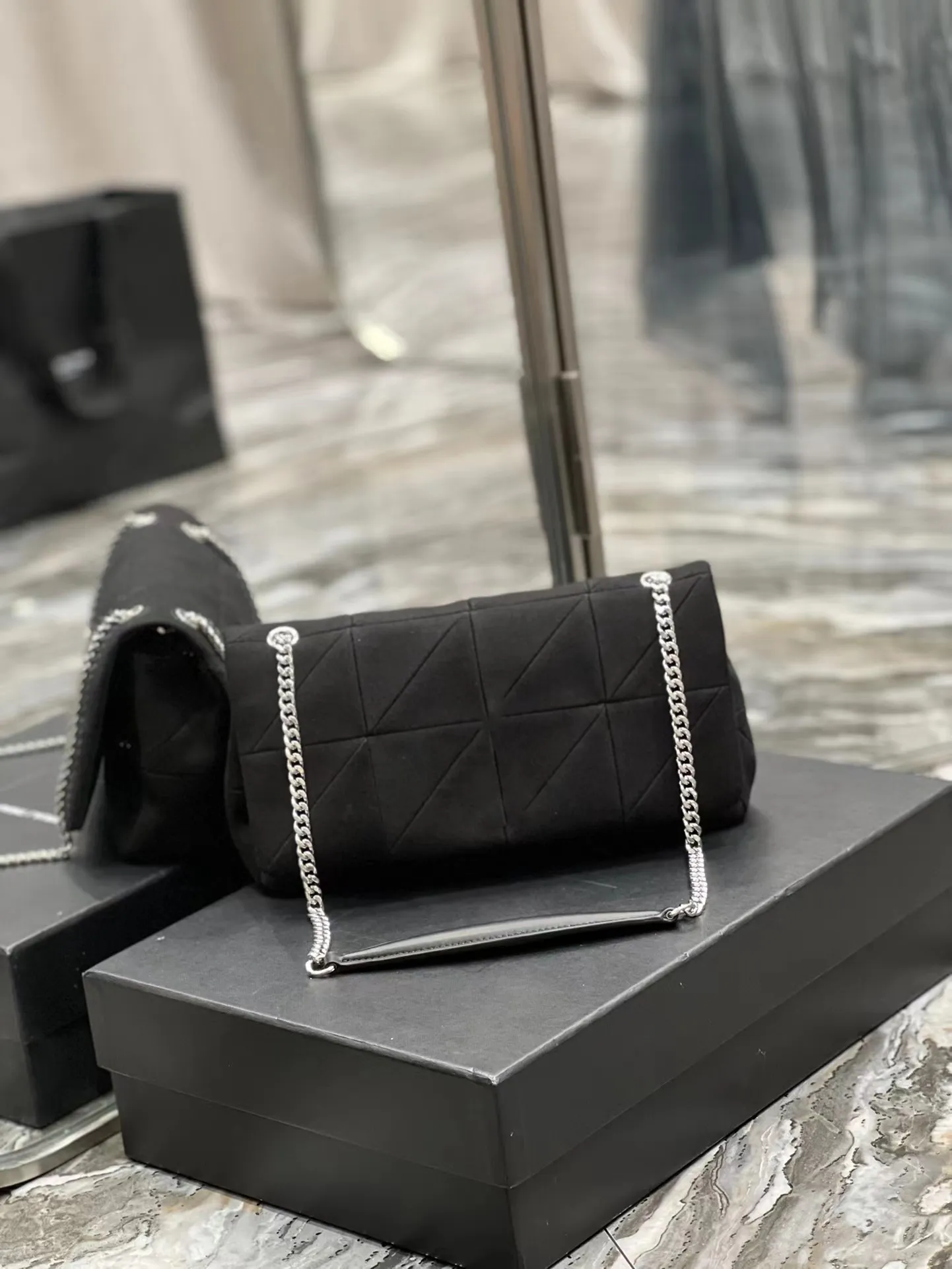 Chain Bag Knitted Stitching 25cm One Shoulder bag Luxury Handbag Clamshell Design Fashion Crossbody bag Female black Silver Buckle Winter