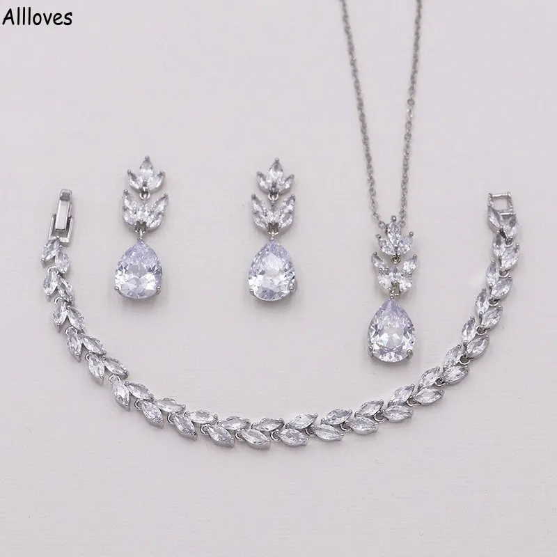 Cristalli scintillanti Zircone Set di gioielli da sposa per matrimonio Argento Strass Orecchini Collana Bracciali Set Donne Eventi formali Prom Accessori Regali CL1684