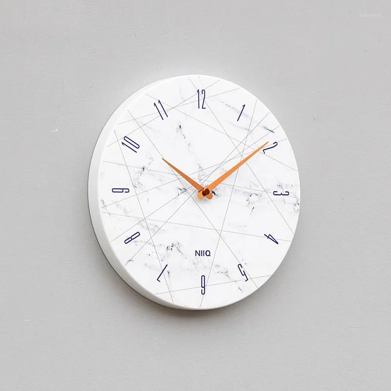 Horloges murales en métal horloge de luxe salon moderne créatif simple muet quartz exquis décor à la maison design