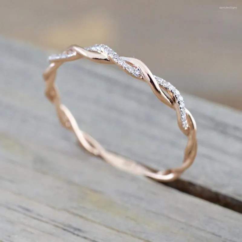 Anéis de banda Rose Gold Color Twist clássico Cúcico Anel de noivado de casamento de zircônia para mulheres Aniversário de presente de cristais austríacos