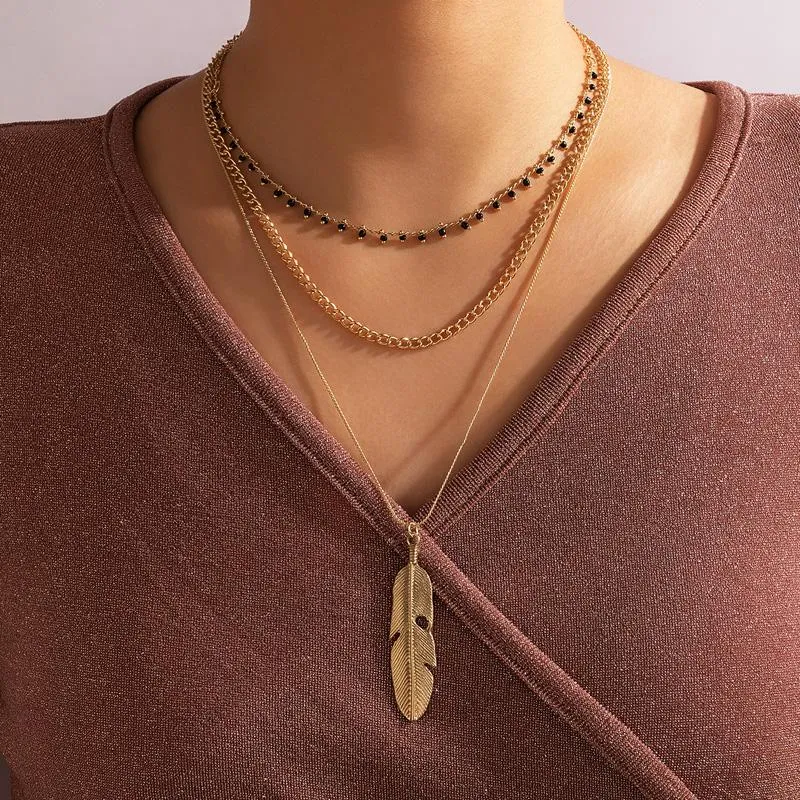 Chains Boho Gold Feather Metal Pendant Necklaces For Women Black Seed Beads Chain 2023 Girls Summer Beach Jewelry Collares 17418