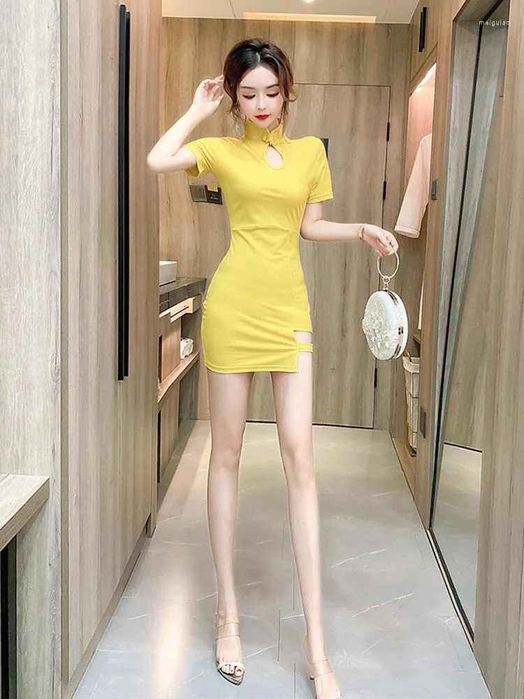 Vintage Oriental Style Chinese Qipao Dress Pink Sexy Womens Cheongsam Top With Mini Short Skirt Modern Traditional Evening Wear From Meiguiao 52.67 DHgate.Com