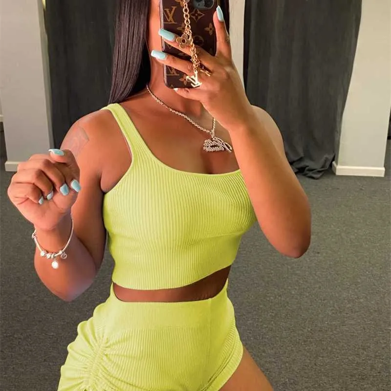 Womens Solid Color T Shirt Tracksuits Designer Summer Shorts Yoga Outfits Casual Jogging Suits With Wrinkle and Tie Rope på Shorts2402