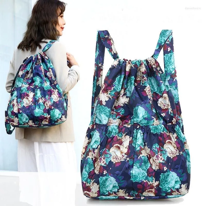 Schooltassen 2023 Fashion vintage Drawstring Backpacks vrouwen grote capaciteit bloem etnische stijl waterdichte nylon rugzak schouders