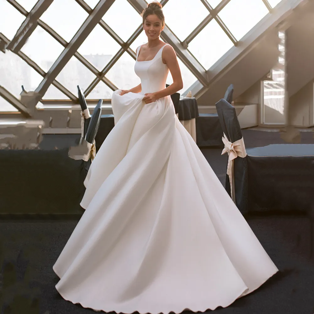 Élégant col carré une ligne robes de mariée 2023 Satin sans manches Sexy dos nu simples robes de mariée pour la mariée