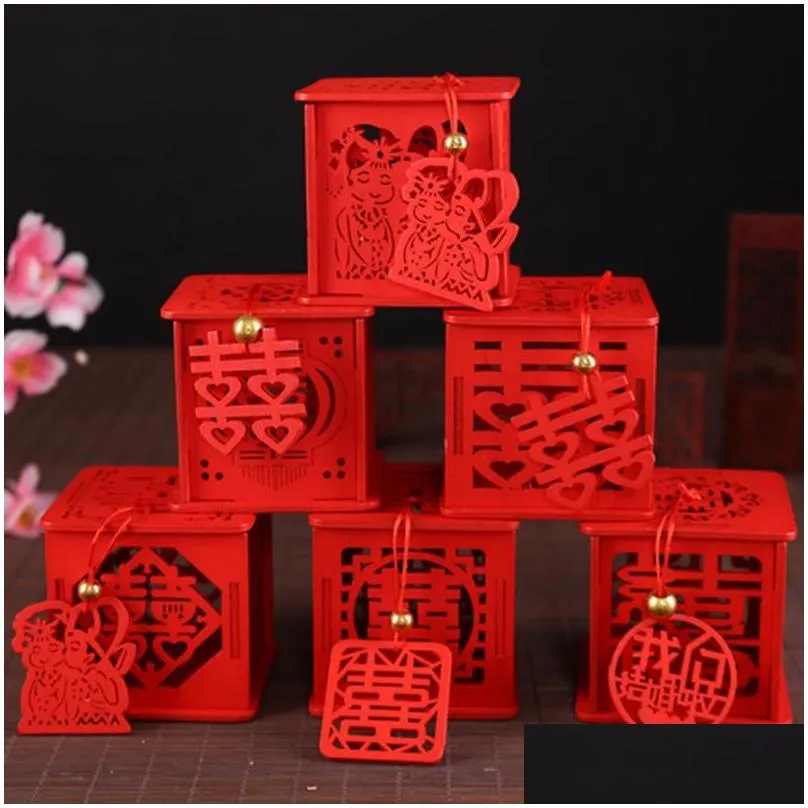 Emballage cadeau De nombreux styles en bois chinois double bonheur boîtes de faveur de mariage boîte de bonbons boîte à sucre classique rouge avec gland 6.5x6.5x6.5cm Dhsgq