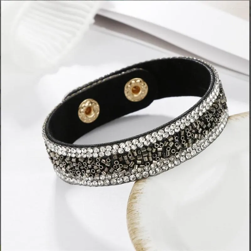 Charm Bracelets 2023 Est Fashion Women's Leather Wrap Bracelet Colorful Crystal Beads Metal Button Clasp Handmade Jewelry Bohemian
